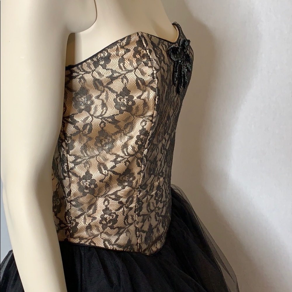 Vintage Gunne Sax strapless lace and tulle dress needs work - Picture 6 of 15